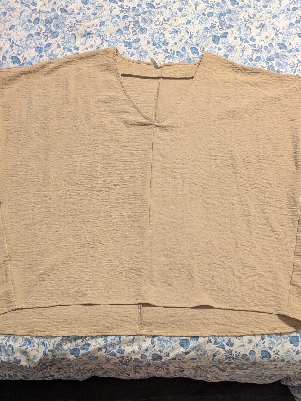Zenana Outfitters V-Neck Oversized Tunic - Black & Beige - Picture 3 of 5